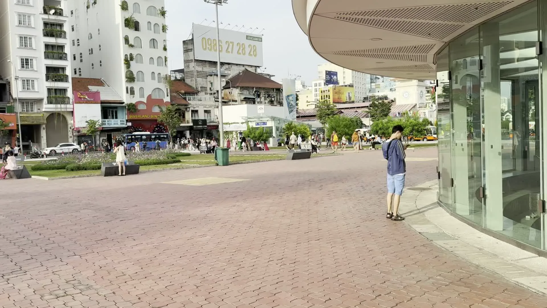 Ga Nhà hát Thành phố (ホーチミン市メトロ1号線 市民劇場駅)