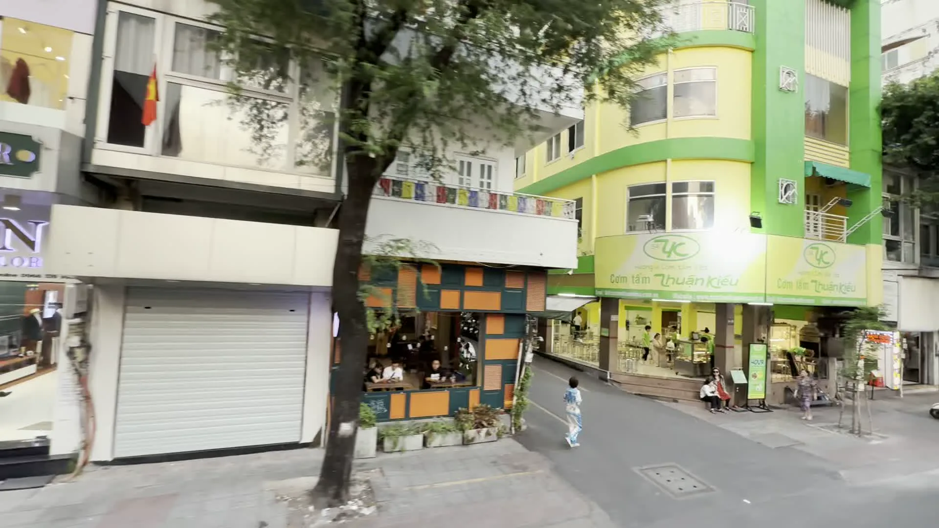 Cơm Tấm Thuận Kiều (コムタム・トゥアンキエウ、ホーチミン市1区にあるコムタム（砕き米ご飯）