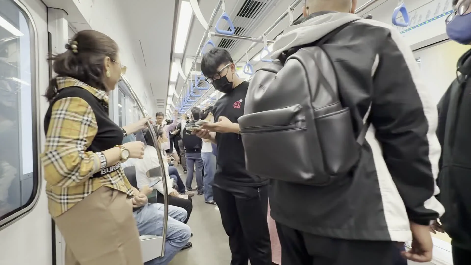 Ga Nhà hát Thành phố (市民劇場駅)。Tuyến metro số 1, Thành phố Hồ Chí Minh (ホーチミンメトロ1号線)