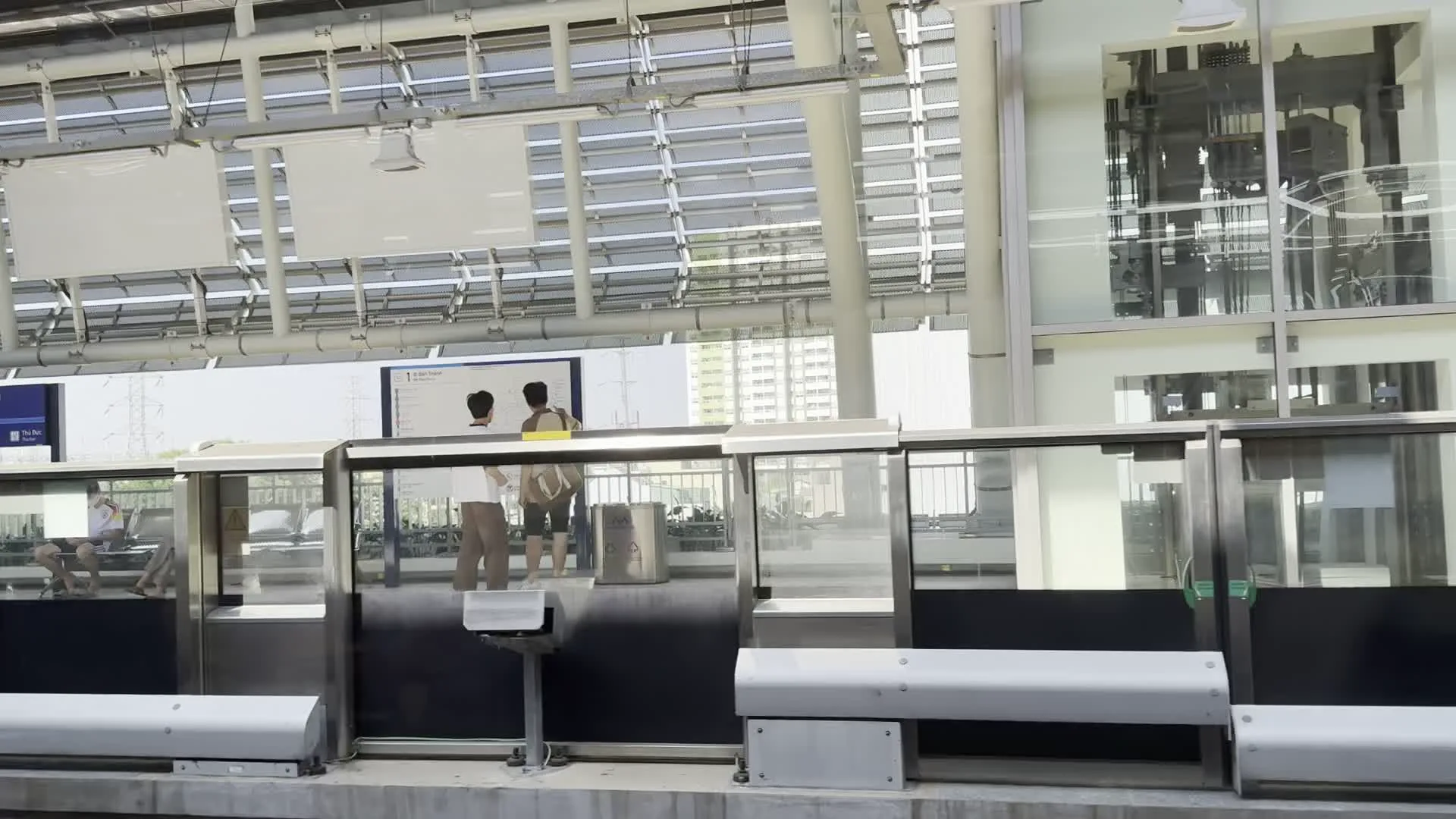 Tuyến Metro số 1 (Bến Thành - Suối Tiên)（ホーチミンメトロ1号線（ベンタイン-スオイティエン線）。Ga Phước Long（フオックロン駅）