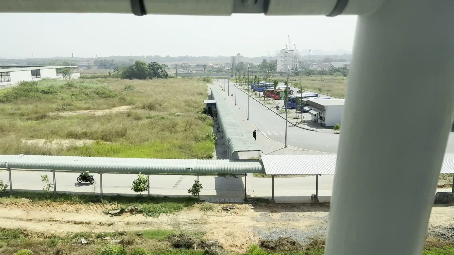 Điện thoại / Telephone（電話を示す案内標識）