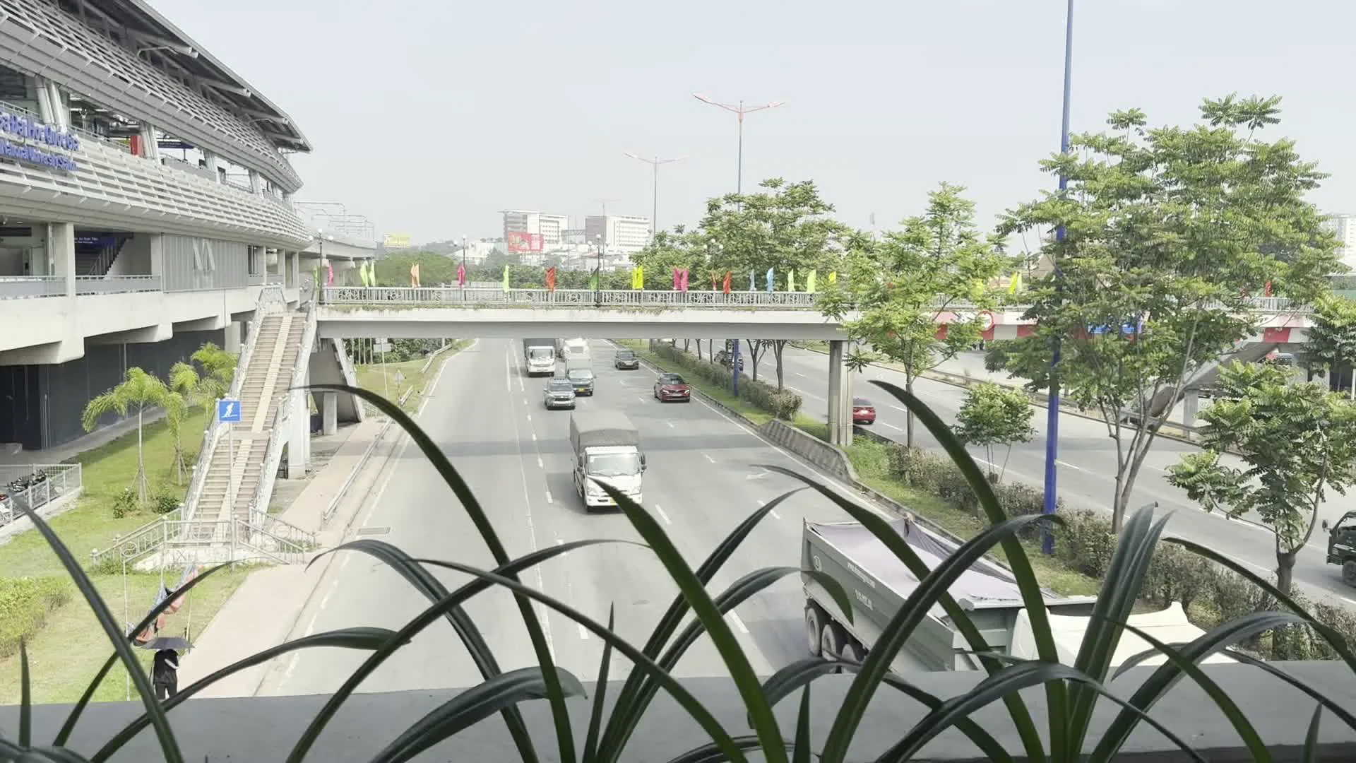 Ga Khu Công nghệ cao / HI-TECH PARK STATION（ハイテクパーク駅）