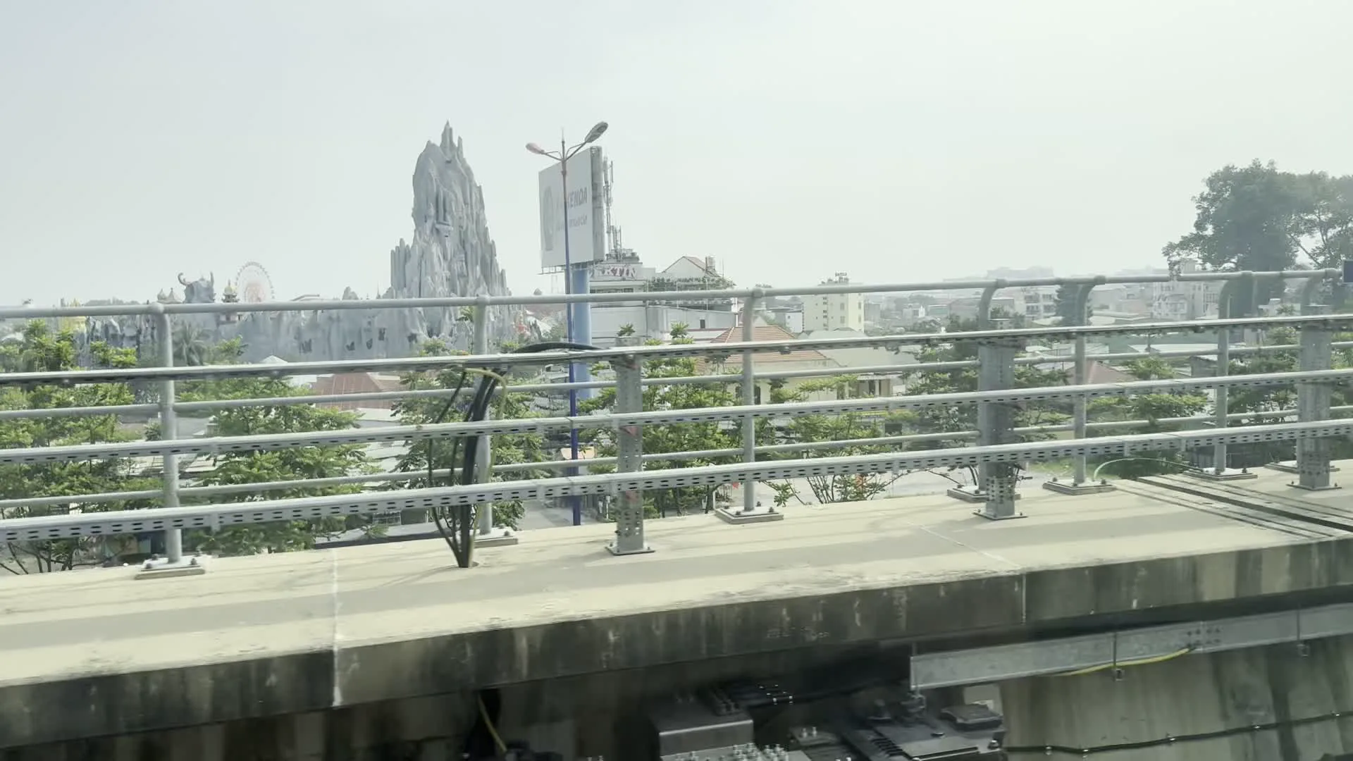 Công viên Văn hóa Suối Tiên (スイティエン・テーマパーク)。Biển báo Điện thoại (電話の標識)