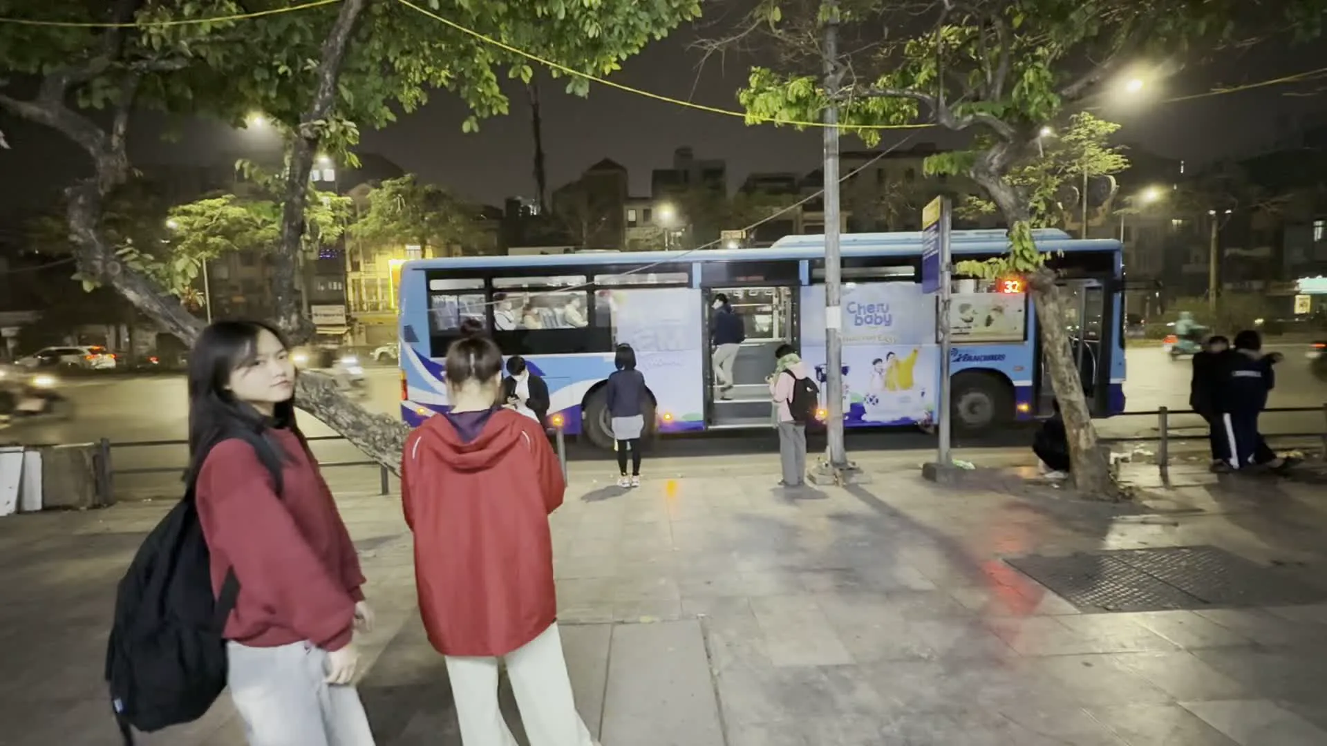 Xe buýt tuyến 32 (ハノイ市バス32番線)