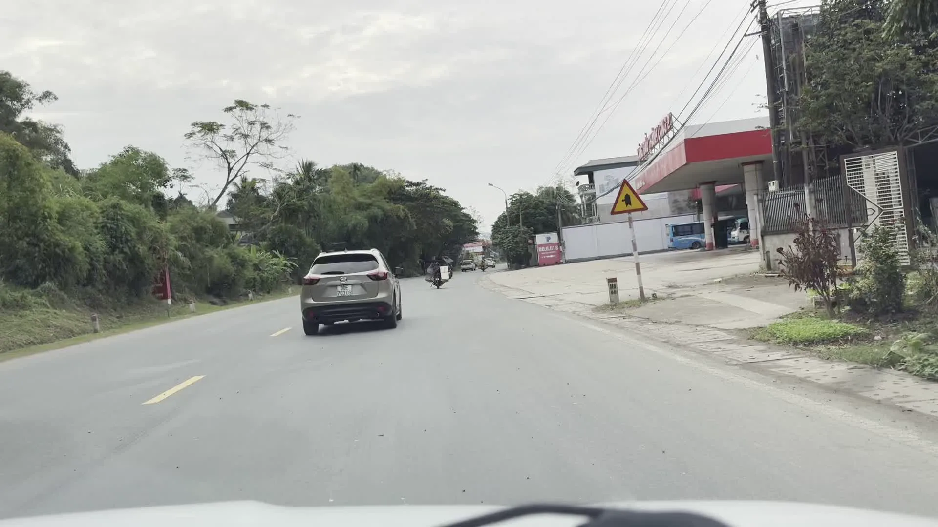 Cửa hàng Xăng dầu Petrolimex（ベトナム石油グループ「ペトロリメックス」のガソリンスタンド）