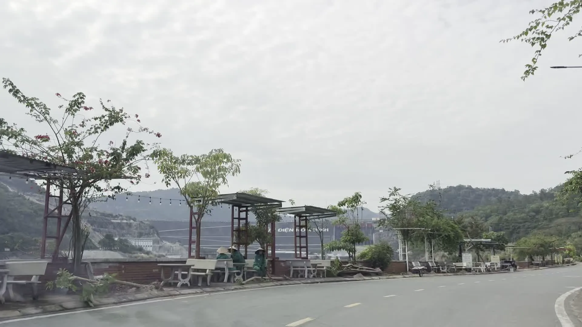 Nhà máy Thủy điện Hòa Bình (EVN)（ホアビン水力発電所（ベトナム電力グループ）