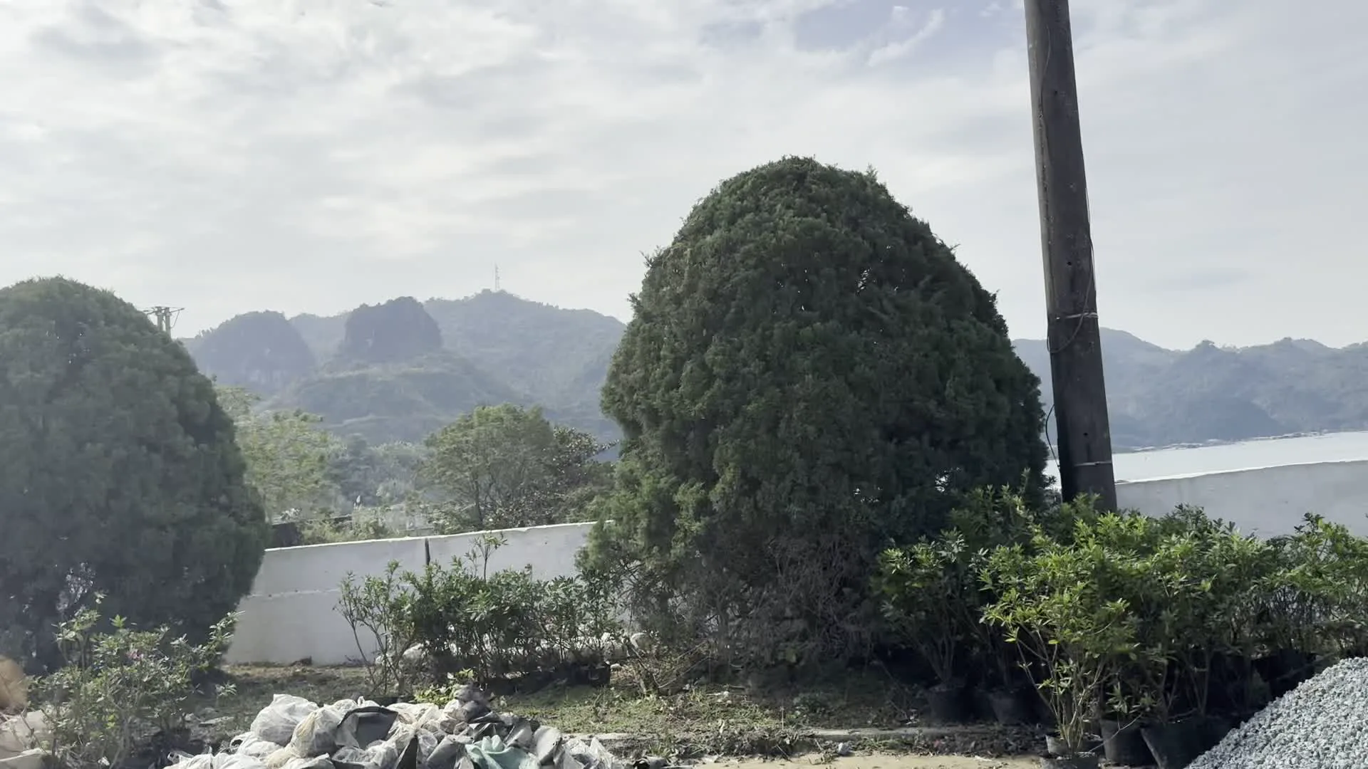 Đập Thủy điện Hòa Bình (ホアビン水力発電所ダム)