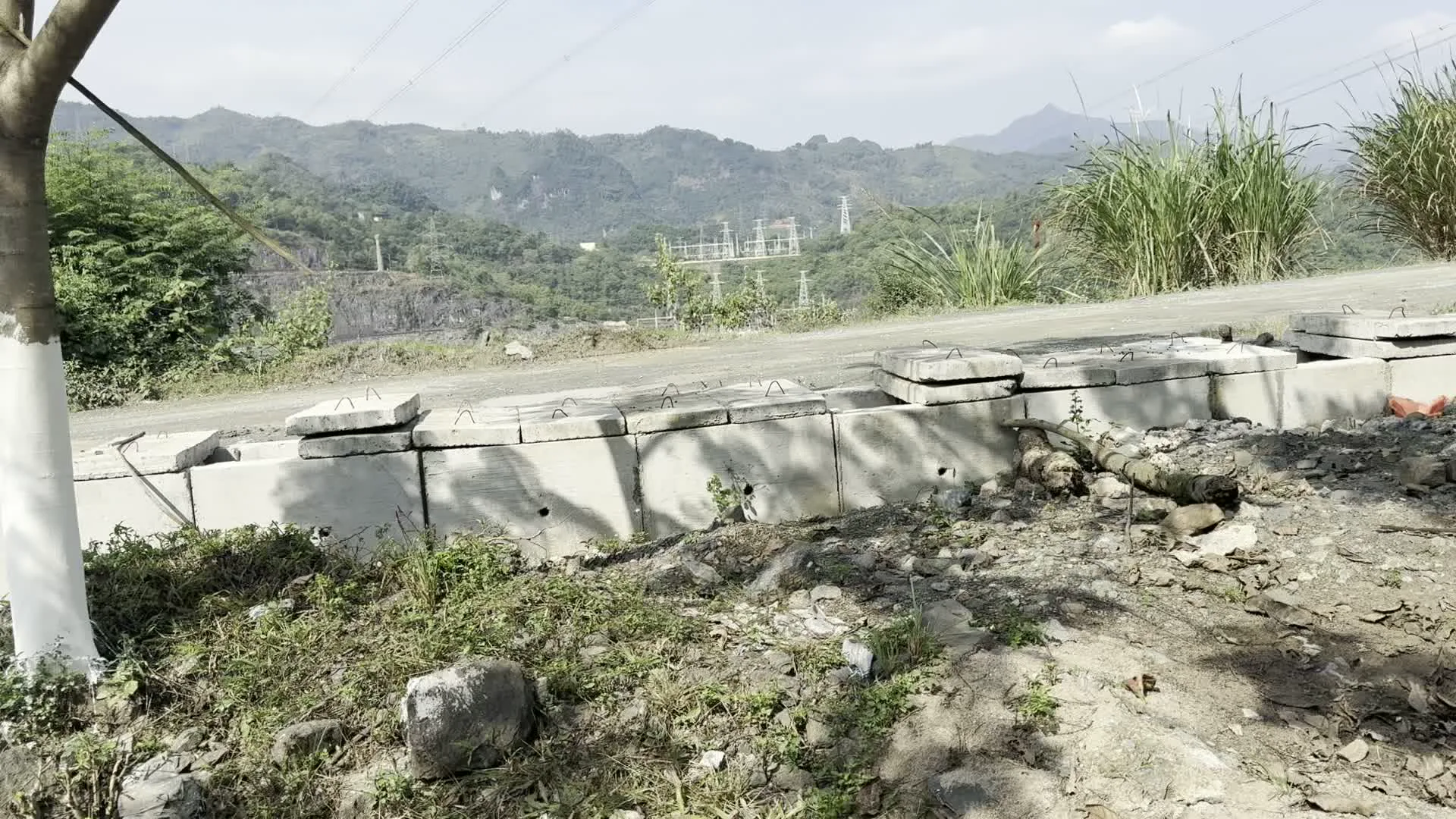 Nhà máy thủy điện Hòa Bình (ホアビン水力発電所)