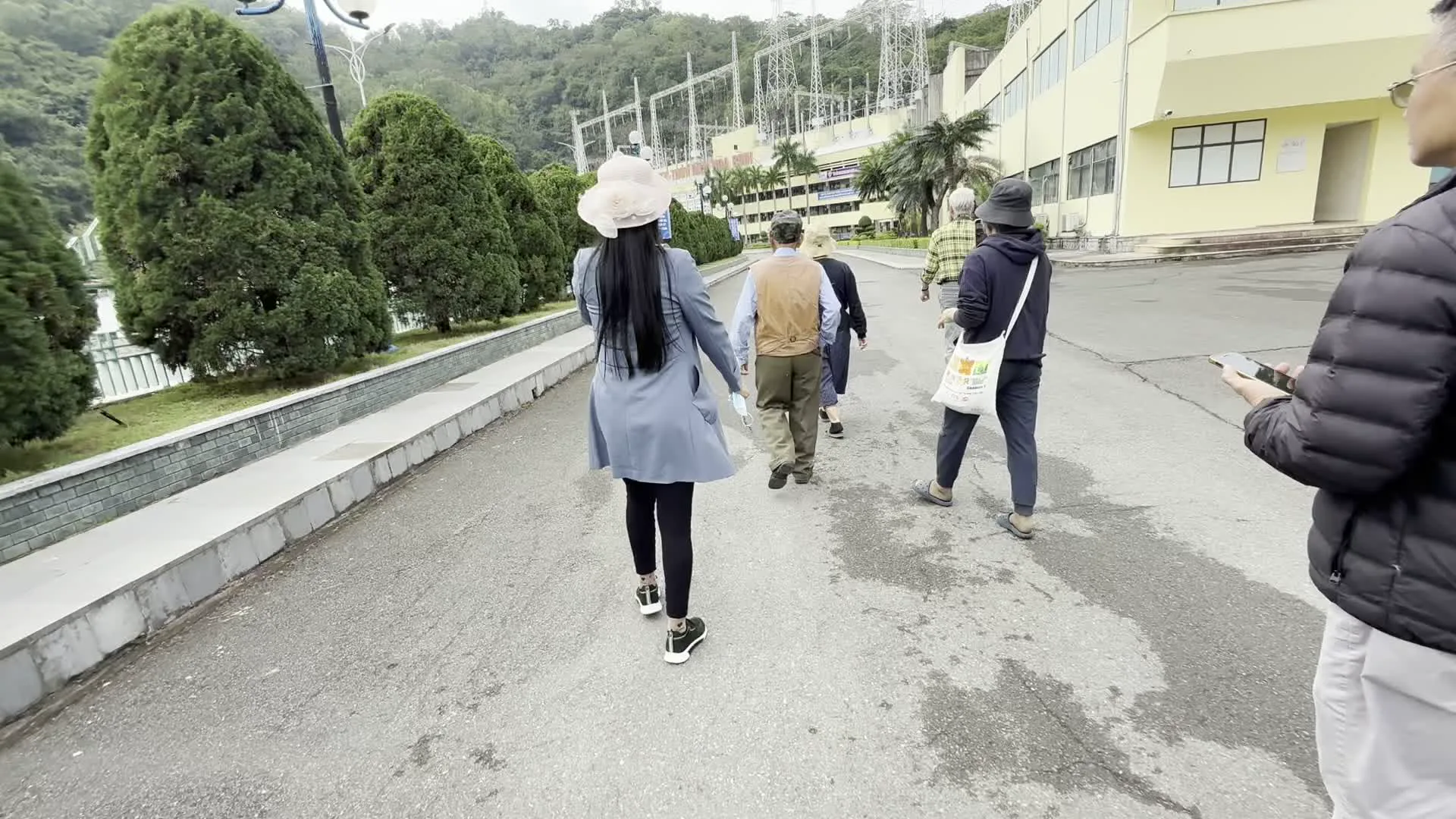 Nhà máy thủy điện Hòa Bình (ホアビン水力発電所)