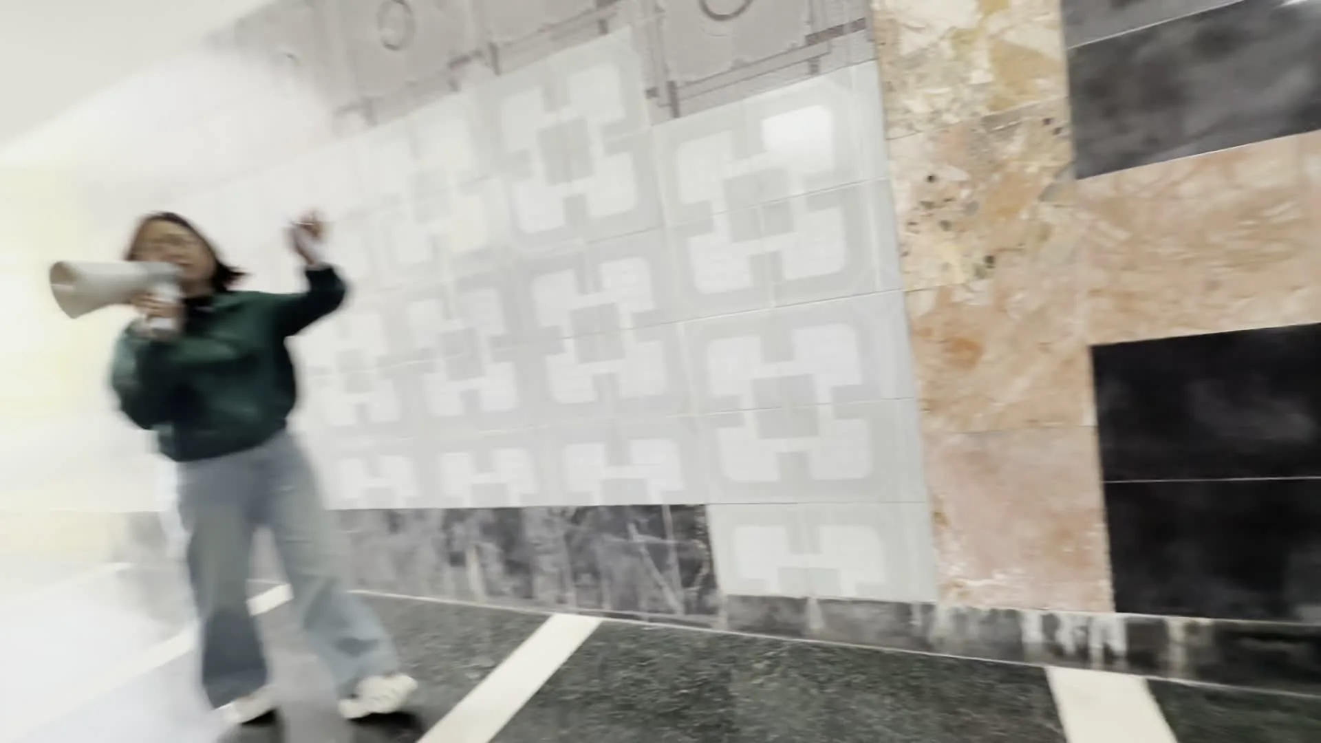 Nhà máy thủy điện Hòa Bình (ホアビン水力発電所)。EVNHPC / Công ty Thủy điện Hòa Bình (ベトナム電力公社ホアビン水力発電会社)