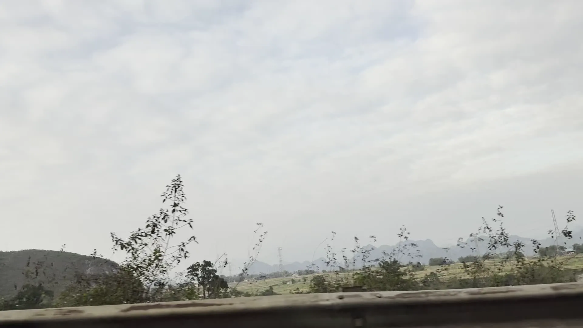 （特定可能なランドマークや文字情報なし）