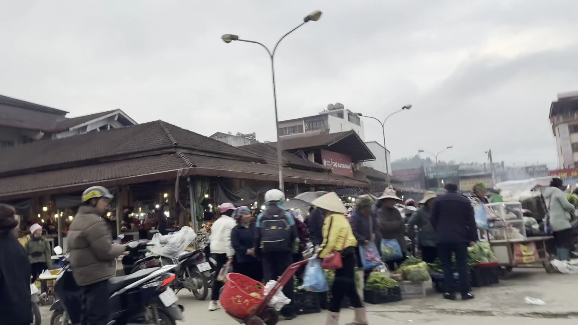 Sapa Market (Chợ Sa Pa / サパ市場)