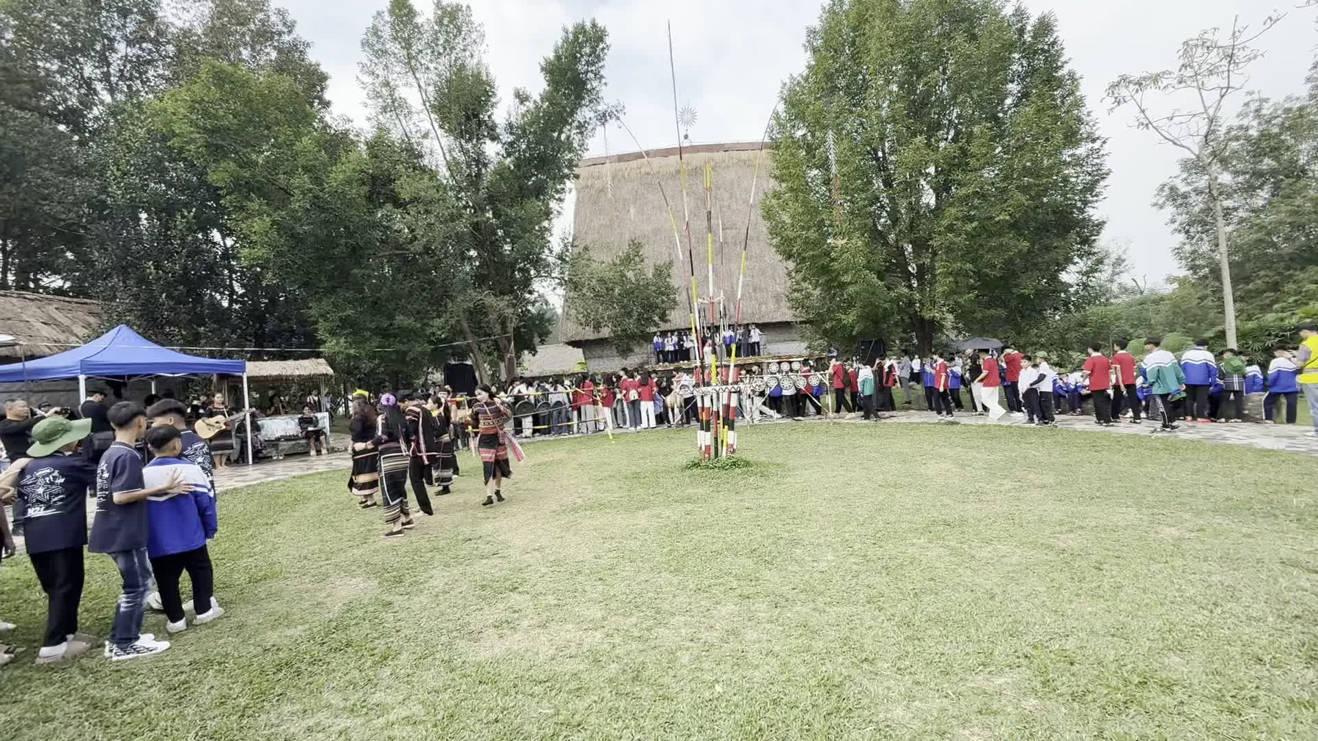 Làng Văn hóa - Du lịch các dân tộc Việt Nam (ベトナム諸民族文化観光村)