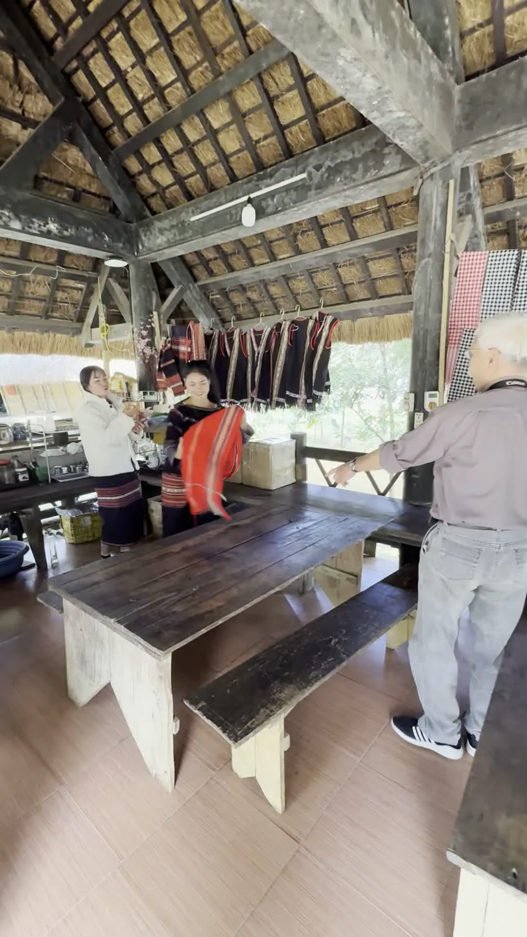 Làng Văn hóa - Du lịch các dân tộc Việt Nam 内の伝統建築（ベトナム各民族文化観光村内の伝統建築）