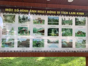 MỘT SỐ HÌNH ẢNH HOẠT ĐỘNG DI TÍCH LAM KINH（ラムキン遺跡の活動写真集）。Toàn cảnh khu di tích（遺跡地区の全景）。Sân rồng trước chính điện（正殿前の龍の庭）。Hồ sen trong khu lăng mộ（陵墓地区の蓮池）。Nghi môn khu di tích（遺跡地区の儀門）。Sân chầu trước chính điện（正殿前の朝廷の庭）。Đền thờ Lê Thái Tổ（黎太祖祠）。Nhà Tả vu（左廡）。Đường vào khu lăng mộ（陵墓地区への道）。Lăng Vĩnh Lăng（永陵）。Miếu thờ Bà chúa（女主祠）。Nhà Hữu vu（右廡）。Chính điện Lam Kinh（ラムキン正殿）。Giếng cổ（古い井戸）。Cầu Bạch（白橋）。Cầu Tiên（仙橋）。Lăng vua Lê Thánh Tông（黎聖宗王陵）。Lăng vua Lê Hiến Tông（黎憲宗王陵）。Lăng vua Lê Túc Tông（黎粛宗王陵）。Lễ hội Lam Kinh（ラムキン祭り）。Lễ hội Lam Kinh（ラムキン祭り）