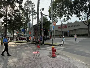 Đường Yersin, Trần Hưng Đạo   (イェルシン、チェンフンダオ通り)