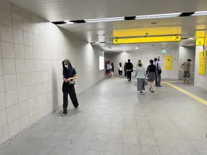 Đường hầm đi bộ Ga Bến Thành（ベンタイン駅の地下道）