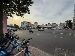 [PRIVATE] Chợ Bến Thành（ベンタイン市場）