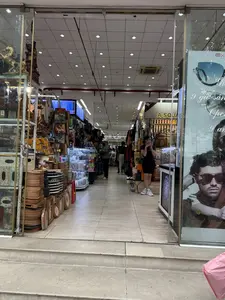 9 giờ sáng。（日本語訳）。午前9時