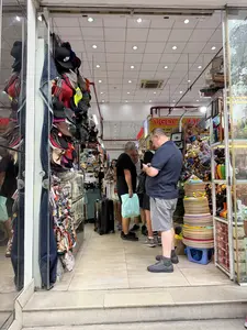 NGỌC LAN CHUYÊN SỈ & LẺ。（日本語訳）。ゴック・ラン 卸売＆小売専門