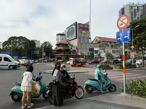 FANTASY KARAOKE（ファンタジー・カラオケ / ホーチミン市・亀の湖付近）