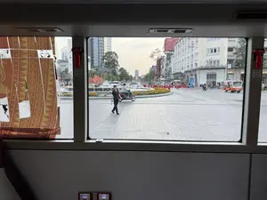 BÚA THOÁT HIỂM CỬA THOÁT HIỂM。（日本語訳）。脱出用ハンマー 非常口