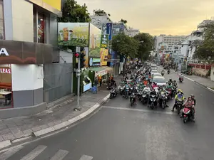 A PLEAS OLONG CHÂU Đặc Sản Ôlong Đà Lạt ĐẶC SẢN ÔLONG ĐÀ LẠT TRÀ SỮA 19K ĐẶC SẢN ÔLONG ĐÀ LẠT BÁNH MÌ HƯƠNG BÒ PHÔ MAI CHIM CÚT CHAY TẶNG 05 BAO LÌ XÌ sổ sách EXIMBANK phá mình triết cuộc sống. DANANG。（日本語訳）。A PLEAS OLONG CHÂU ダラット特産烏龍茶 ダラット特産烏龍茶 ミルクティー 19K ダラット特産烏龍茶 牛肉風味チーズのバインミー 精進ウズラ お年玉袋を5つプレゼント 帳簿 EXIMBANK 自分を打ち破る 人生の哲学。DANANG