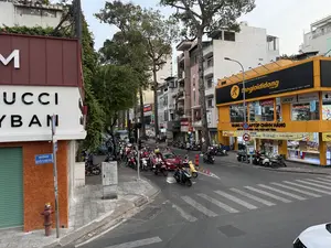 M。UCCI。YBAN。ĐƯỜNG。NGUYỄN THỊ MINH KHAI。SAIGON。MINH ĐỨC。MINH QUÂN。CẮT TÓC NAM。SUSHI WAGAO。CHI NHÁNH CÔNG TY CỔ PHẦN THẾ GIỚI DI ĐỘNG。thegioididong .com。Địa chỉ: 145 Nguyễn Thị Minh Khai - P. Phạm Ngũ Lão - Quận 1 - Tp.HCM。TRUNG TÂM LAPTOP CHÍNH HÃNG。MÁY IN - MỰC IN - PHỤ KIỆN MÁY TÍNH。SẮM TRẢ CHẬM。6:00 - 22:00。ĐỘC QUYỀN 256GB。Galaxy A55 | A35 5G。0% LÃI SUẤT。Ưu đãi 500.000。Giá từ 7.790.000。NGÂN HÀNG。MUA TRẢ GÓP - MUA TRẢ CHẬM。THỦ TỤC ĐƠN GIẢN, XÉT DUYỆT NHANH。TRẢ GÓP QUA THẺ TÍN DỤNG。MUA TRƯỚC TRẢ SAU。THỨ BẢY, CHỦ NHẬT。MUA。（日本語訳）。M。UCCI。YBAN。通り。グエン・ティ・ミン・カイ。サイゴン。ミン・ドゥック。ミン・クアン。メンズカット。寿司和顔。モバイルワールド株式会社支店。thegioididong .com。住所：ホーチミン市1区ファム・グー・ラオ坊グエン・ティ・ミン・カイ通り145番地。正規ラップトップセンター。プリンター - プリンターインク - パソコン周辺機器。分割払いで購入。6:00 - 22:00。256GB独占販売。Galaxy A55 | A35 5G。金利0%。500,000ドン割引。価格 7,790,000ドンから。銀行。分割払い購入 - 後払い購入。簡単な手続き、迅速な審査。クレジットカードによる分割払い。先に買って後で支払う。土曜日、日曜日。購入