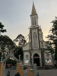 Nhà thờ Huyện Sỹ（フエンシー教会 / ホーチミン市）