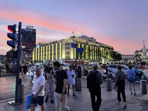 Khách sạn Rex Sài Gòn và Trụ sở Ủy ban Nhân dân Thành phố Hồ Chí Minh（レックスホテル・サイゴンとホーチミン市人民委員会庁舎）