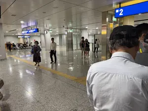 Nhà ga Bến Thành Sân bay Tân Sơn Nhất Nhà hát Thành phố Ga Ba Son。（日本語訳）。ベンタイン駅 タンソンニャット空港 市民劇場 バソン駅