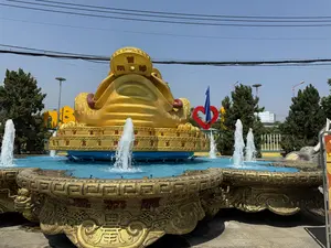 Hoàng Kim Vạn Lạng. Chiêu Tài Tấn Bảo.。（日本語訳）。黄金万両。招財進寶。