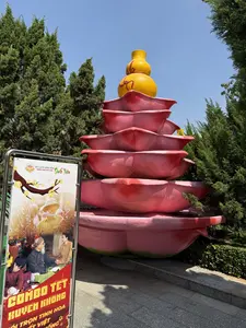 DU LỊCH VĂN HÓA。WWW.SUOITIEN.COM。SUỐI TIÊN。COMBO TẾT。HUYỀN KHÔNG。GÓI TRỌN TINH HOA TẾT VIỆT TRUYỀN THỐNG。（日本語訳）。文化観光。WWW.SUOITIEN.COM。スイティエン。テトコンボ。フエン・コン。伝統的なベトナムのテトの真髄をすべて詰め込む