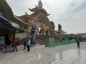 Khu Du lịch Văn hóa Suối Tiên（スイティエン文化公園）
