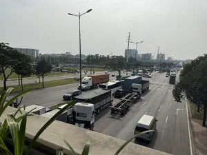 KHU CÔNG NGHỆ CAO。LÀN ĐƯỜNG ÔTÔ。51B-236.83。52A-044.04。（日本語訳）。ハイテクパーク。自動車レーン。51B-236.83。52A-044.04