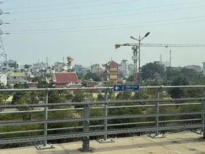 Chùa Bửu Long（ブửuロン寺への案内標識 / ホーチミン市）