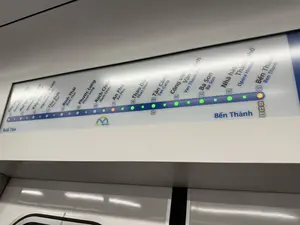 Suối Tiên Bến xe Suối Tiên Đại học Quốc gia Khu Công nghệ cao Thủ Đức Bình Thái Phước Long Rạch Chiếc An Phú Thảo Điền Tân Cảng Công viên Văn Thánh Ba Son Nhà hát Thành phố Bến Thành HCMC METRO。（日本語訳）。スイティエン スイティエンバスターミナル 国家大学 ハイテクパーク トゥードゥック ビンタイ フックロン ラックチエック アンフー タオディエン タンカン ヴァンタイン公園 バーソン 市民劇場 ベンタイン ホーチミンメトロ