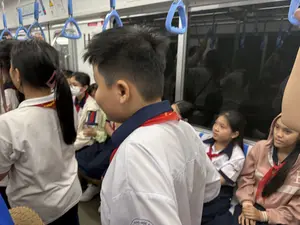 TRƯỜNG HỌC CƠ SỞ。STU。（日本語訳）。中学校。STU