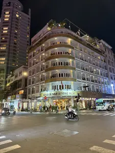 KHÁCH SẠN HƯƠNG SEN。HUONG SEN。SAIGONTOURIST。amai。The Toc。ĐƯỜNG MỘT CHIỀU。（日本語訳）。フンセンホテル。フンセン。サイゴンツーリスト。amai。The Toc。一方通行