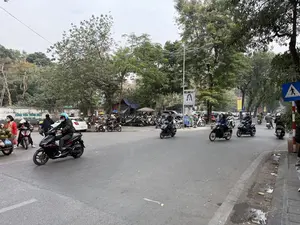 CÔNG VIÊN THỐNG NHẤT。ĐIỂM TRÔNG GIỮ XE ĐẠP - XE MÁY。vẻ đẹp。36 TUỆ TỈNH。（日本語訳）。トンニャット公園。自転車・バイク預かり所。美しさ。トゥエ・ティン通り36番地