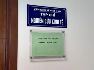 VIỆN KINH TẾ VIỆT NAM。TẠP CHÍ。NGHIÊN CỨU KINH TẾ。Th.S NGUYỄN THU PHƯƠNG。Th.S ĐOÀN THỊ THU HƯƠNG。（日本語訳）。ベトナム経済研究所。雑誌。経済研究。修士 グエン・トゥ・フオン。修士 ドアン・ティ・トゥ・フオン