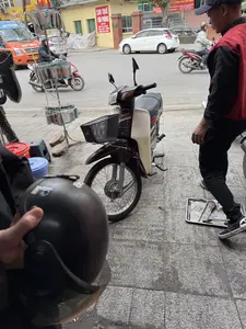 BIA HÀ NỘI。HÀNG TẠP HOÁ。XE THU BA。HỢP NHẤT。CHO THUÊ VĂN PHÒNG。LIÊN HỆ:。0904 518 335。024 2211 7968。0982 014 966。...CỘNG SẢN VIỆT NAM。ĐC: SỐ 381 PHỐ BỘI, HÀ ĐÔNG, HÀ NỘI。ĐT: 0243.851.8888 - 093.460.1888 - 093.441.75。HONDA。Astrea。GRAND。（日本語訳）。ハノイビール。雑貨店。XE THU BA。HỢP NHẤT。貸事務所。連絡先：。0904 518 335。024 2211 7968。0982 014 966。...ベトナム共産。住所：ハノイ市ハドン区ボイ通り381番地。電話：0243.851.8888 - 093.460.1888 - 093.441.75。ホンダ。Astrea。GRAND