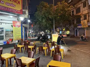 NỘI M QUÁN。ĐỐNG ĐA - HN - TEL: 098 4154934 - 0862616040。TEL: 0243 728 1476 - MS:0109553 - PT:1227.9/24。BIA HƠI 76 PHỐ VỌNG。TOP 1 ĐỊA ĐIỂM TỔ CHỨC TIỆC, LIÊN HOAN, SINH NHẬT NGON BỔ RẺ。LIÊN HOAN, TIỆC TRỌN VẸN, Ý NGHĨA BÊN GIA ĐÌNH, BẠN BÈ VÀ NGƯỜI THÂN。ĐỊA ĐIỂM LÝ TƯỞNG VỚI KHÔNG GIAN ĐẸP. SỨC CHỨA LÊN ĐẾN 35 NGƯỜI / PHÒNG.。MENU ĐA DẠNG, MÓN NGON HẤP DẪN CÙNG BIA THƠM MÁT LẠNH.。HỖ TRỢ ÂM THANH, ÁNH SÁNG ĐẦY ĐỦ.。NHẬN ĐẶT LÀM CÁC MÓN THEO YÊU CẦU CỦA THỰC KHÁCH.。HÃY NHANH TAY ĐẶT BÀN TRƯỚC ĐỂ NHẬN ƯU ĐÃI HẤP DẪN. ANH EM QUÁN CAM KẾT MANG LẠI NHỮNG BỮA TIỆC VUI VẺ, ẤM CÚNG VÀ NGON MIỆNG。"ANH EM QUÁN"。ĐC: 76 PHỐ VỌNG, PHƯƠNG MAI, ĐỐNG ĐA, HÀ NỘI。HOTLINE: 098 4154934 0862 616040。BIA HƠI HABECO。Nhậu Xuyên Màn Đêm。Lẩu Các Loại。Nướng Tại Bàn。Các Món Nhậu T。PATE CỘT ĐÈN CHÍNH HIỆU。ĐC: 121 PHỐ VỌNG。ĐT: 0888 187 597。BÚN CÁ RÔ ĐỒNG。BÚN CHẢ。BÁNH ĐA CÁ。LỊCH KHAI GIẢNG CÁC LỚP TRỐNG ĐH TẾT 2025。BÁNH MỲ PATE。MINH COOK。（日本語訳）。NỘI M 店。ドンダー - ハノイ - 電話: 098 4154934 - 0862616040。電話: 0243 728 1476 - MS:0109553 - PT:1227.9/24。生ビール 76フォーヴォン通り。パーティー、宴会、誕生会を開催する安くて美味しくて栄養のある場所トップ1。家族、友人、親戚との完璧で有意義な宴会、パーティー。美しい空間を持つ理想的な場所。収容人数は最大35名/室。多様なメニュー、魅力的で美味しい料理と香り高く冷たいビール。音響、照明を完備。お客様のご要望に応じた料理のご注文を承ります。お早めにご予約いただき、魅力的な優待をお受け取りください。アンエムクアンは、楽しく、心温まる、美味しいパーティーをお届けすることをお約束します。「アンエムクアン」。住所: 76 フォーヴォン通り、フオンマイ坊、ドンダー区、ハノイ。ホットライン: 098 4154934 0862 616040。ハベコ生ビール。夜通しの飲み会。各種鍋料理。テーブルでの焼肉。各種おつまみ T。正規品コットデンパテ。住所: 121 フォーヴォン通り。電話: 0888 187 597。田鮒のブンカー（米麺スープ）。ブンチャー。バインダーカー（魚の平麺スープ）。2025年テト大学ドラムクラス開講スケジュール。パテバインミー。ミンクック