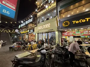 VÌ MÔI TRƯỜNG XANH - SẠCH - ĐẸP。Nhắng Nướng。Thai kitchen & Buffet。Đậm vị trọn vẹn。Nướng BBQ & Lẩu。81-85 ĐẠI CỒ VIỆT。THAIUMEE。Thai Kitchen & HotPot。số 87 Đại Cồ Việt。SỐ 37 ĐẠI CỒ VIỆT。ToCoTo。DELIVERY: 1900636。SIZE M。ĐỒNG GIÁ。trà xanh vị ướp。（日本語訳）。緑・清潔・美しい環境のために。ニャンヌオン。タイキッチン＆ビュッフェ。濃厚で完璧な味わい。焼肉BBQ＆鍋。ダイコーヴィエット通り81-85番地。THAIUMEE。タイキッチン＆鍋。ダイコーヴィエット通り87番地。ダイコーヴィエット通り37番地。ToCoTo。配達: 1900636。Mサイズ。均一価格。香り付け緑茶