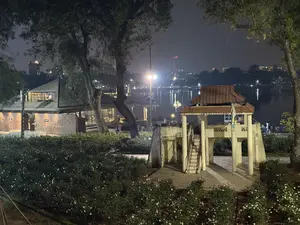 Hồ Bảy Mẫu (Công viên Thống Nhất) (バイマウ湖（ハノイ・統一公園）