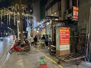 Minci Cafe / BÁNH MÌ XÔI（ミンチ・カフェとバインミー・ソイの屋台 / ハノイ・ハイバーチュン区）