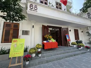 65 Nguyễn Du, Hà Nội（グエン・ズー通り65番地 / ベトナム女性出版社 / ハノイ）