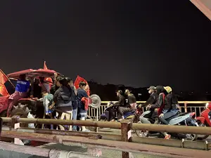 VIETNAM。CLICK。（日本語訳）。ベトナム。クリック