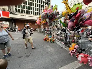 16 NGÔ QUYỀN。CẤM DỪNG LẠI。（日本語訳）。16 ゴー・クエン。停車禁止