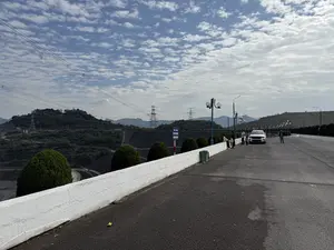 Đập thủy điện Hòa Bình (ホアビン水力発電所ダム)